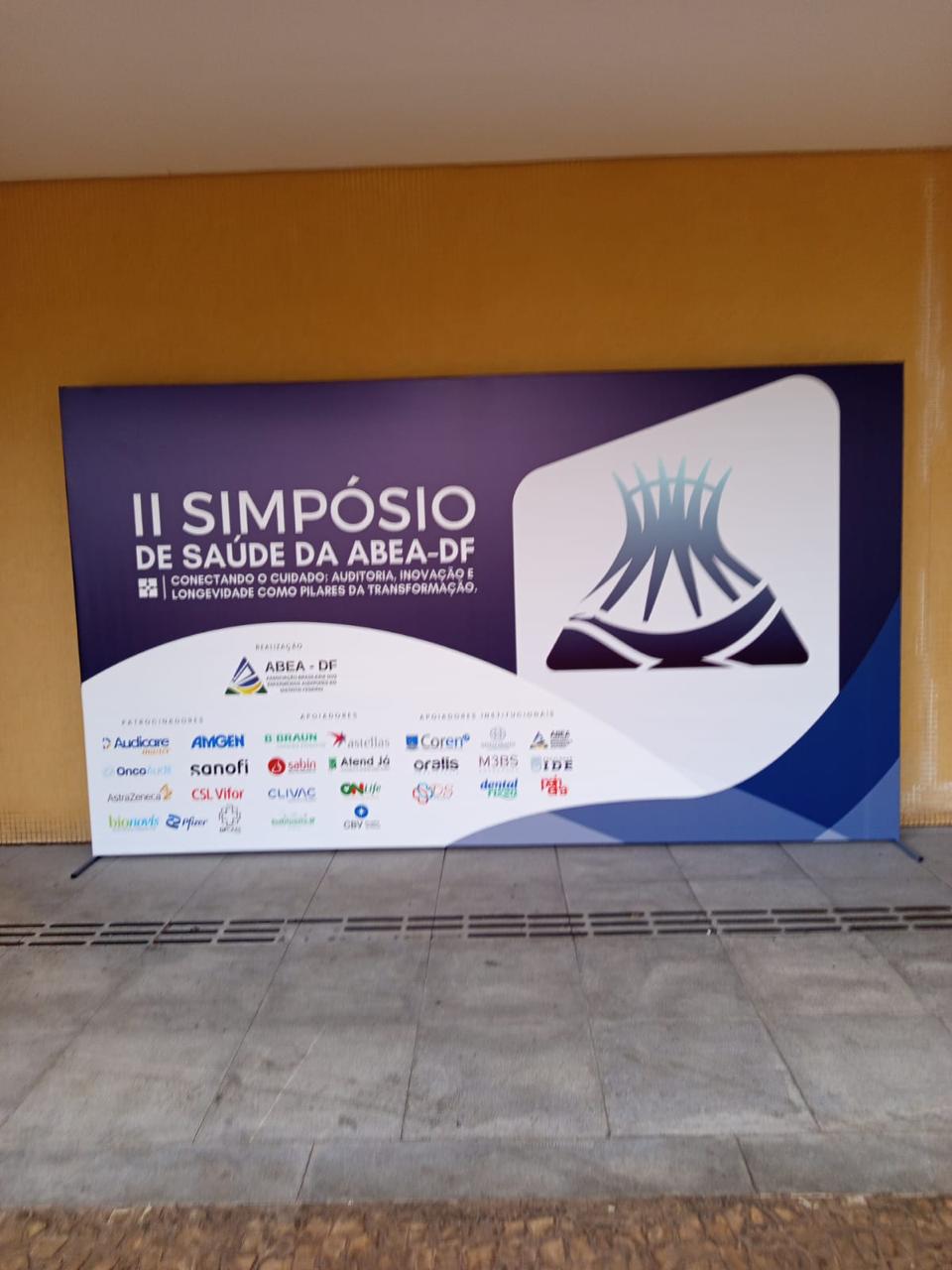 Banner e painel produzido pela Miolo — projeto 5